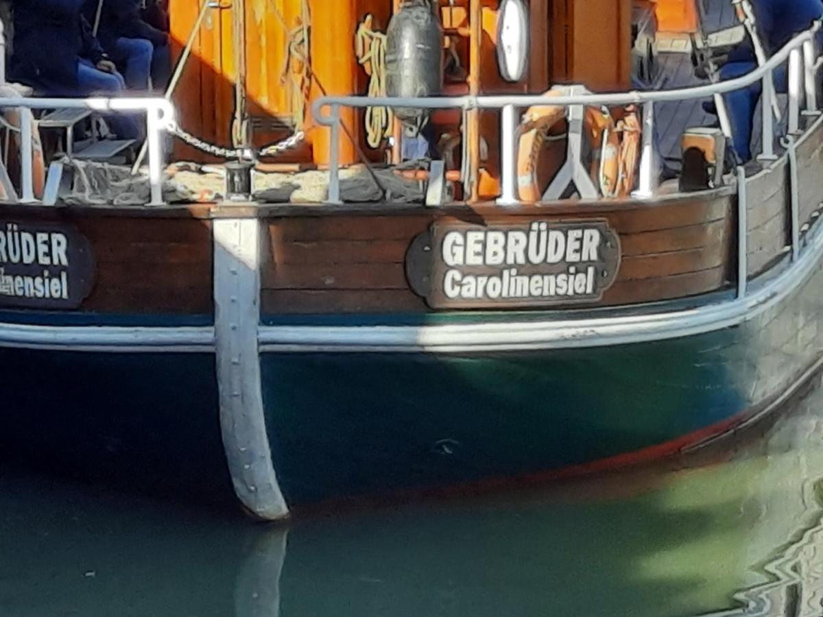 Familienurlaub In Ostfriesland Fuer Max 7 Pers In 2 Wohnungen, Auch Einzeln Wohnungen Utarp Exterior photo