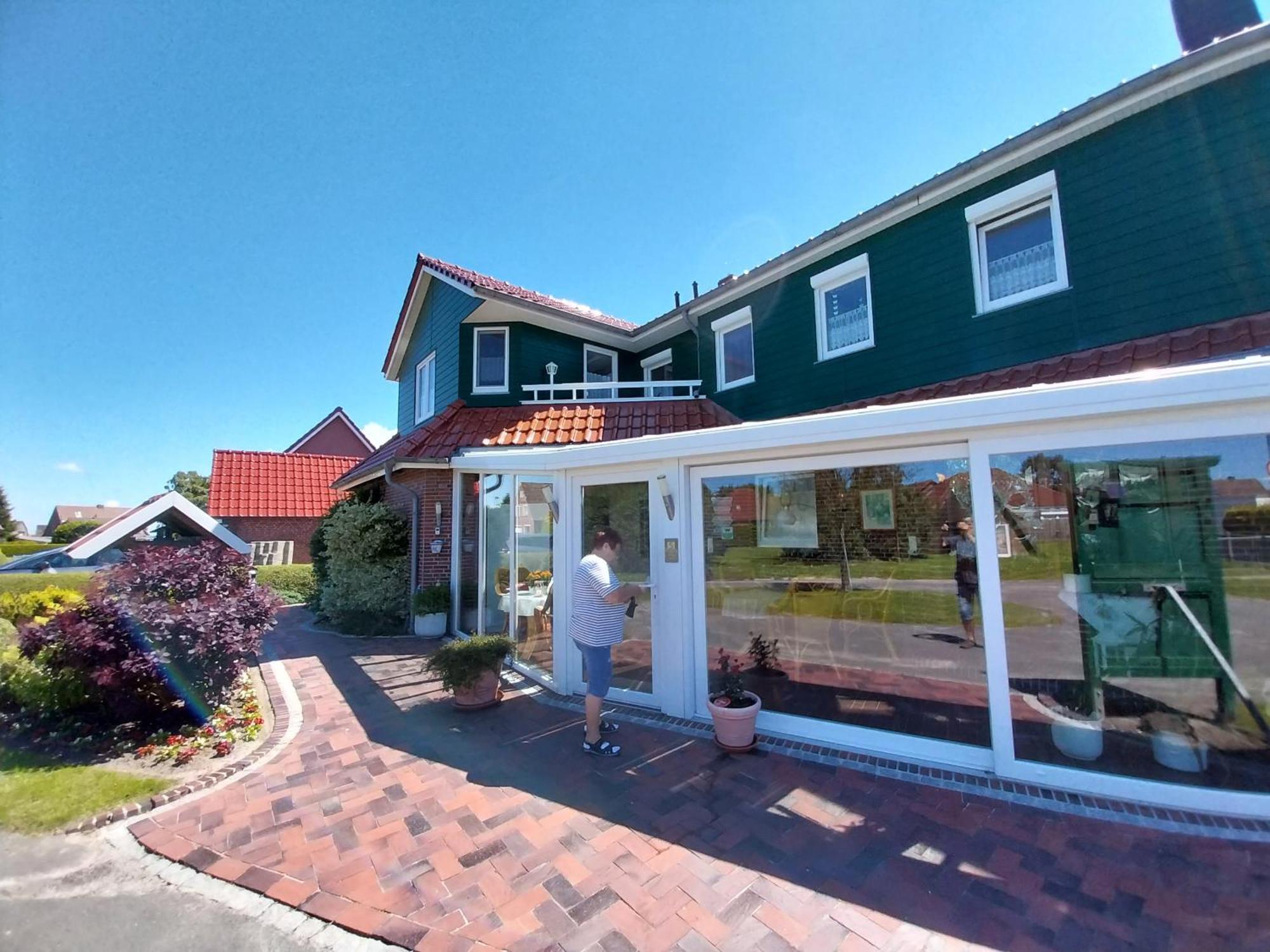 Familienurlaub In Ostfriesland Fuer Max 7 Pers In 2 Wohnungen, Auch Einzeln Wohnungen Utarp Exterior photo