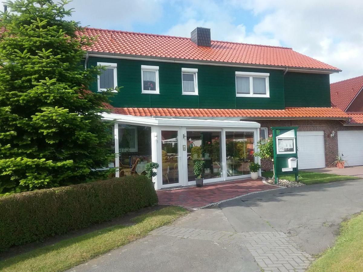 Familienurlaub In Ostfriesland Fuer Max 7 Pers In 2 Wohnungen, Auch Einzeln Wohnungen Utarp Exterior photo